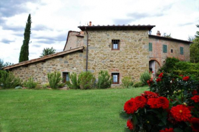 Cottage indipendente di 70 mq con piscina ad uso esclusivo , aria condizionata , 2 bagni , living room ,ampia cucina , lavanderia , terrazza ,giardini , parcheggio privato immerso nelle colline toscan